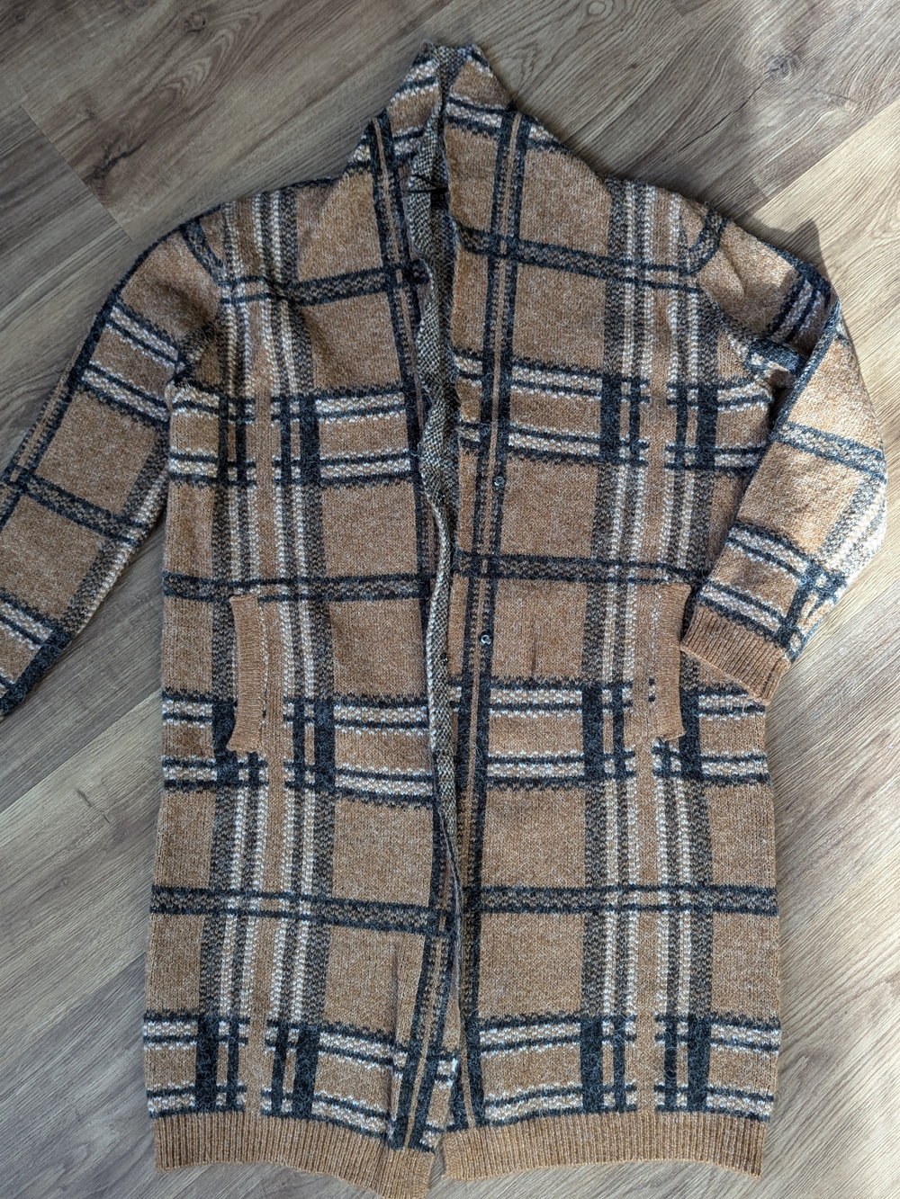 Joseph A Tan and Black Plaid Knit Cardigan